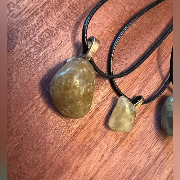 Handmade lot of Four Beautiful Stone Necklaces! - Picture 2 of 3